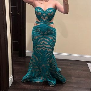 Strapless night gown in green lace and nude sequins from Fouad Sarkis couture